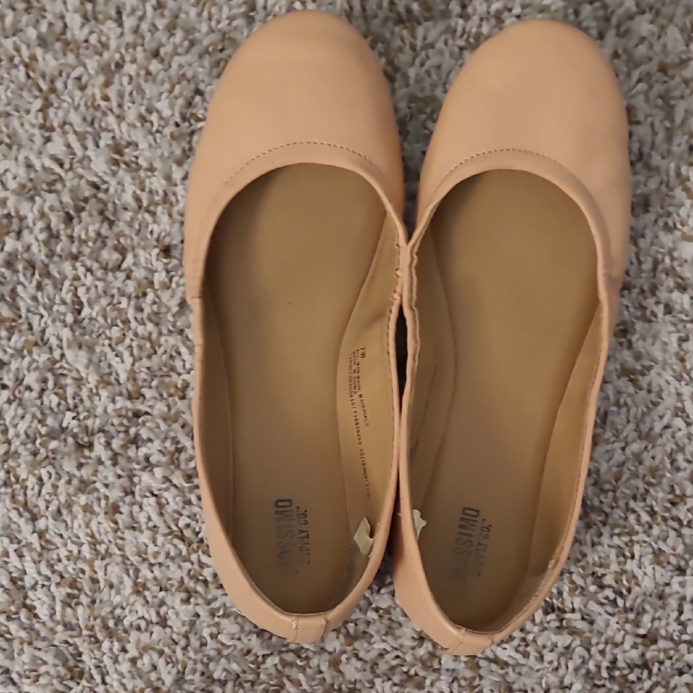 Light Peach Flats